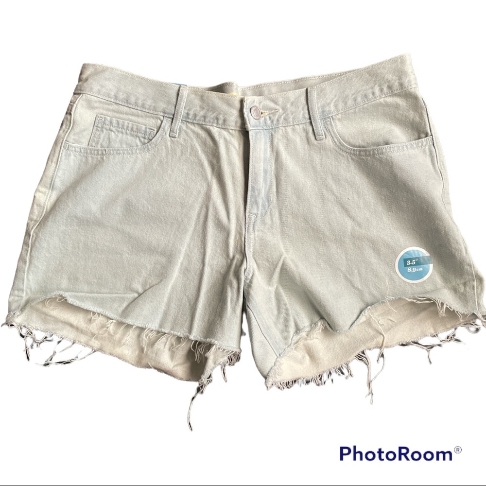 NWT Old Navy Distressed Cut-Off Jean Shorts  - 3.5 inch inseam sz 10 reg.